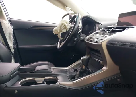 2018 Lexus Nx 300 z USA, uszkodzony, nr VIN JTJBARBZ7J2165374